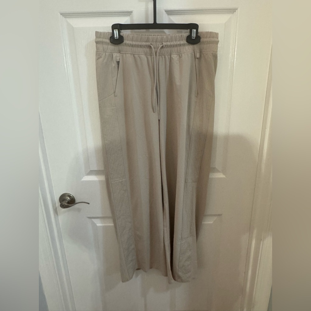 Athleta Women's Cream Wide Leg Pants Athleisure Activewear - Picture 1 of 4